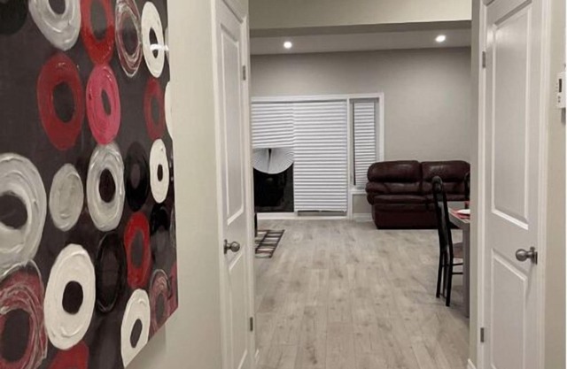Spacious & Beautiful 5 Bedroom Townhouse