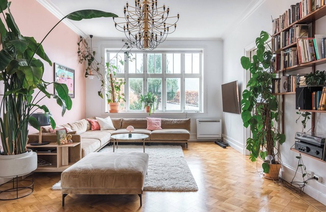 Spacious, beautiful apartment with garden and parking- close to city center