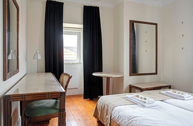 Spacious Campo de Ourique Flat