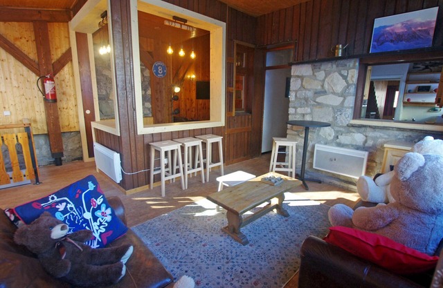 Spacious chalet in Tignes - 6 bedrooms for 15 people with Wifi