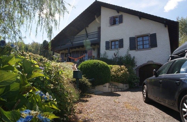 Spacious, chalet-style home, full comfort, WIFI, BBQ, large garden, up to 11 prs