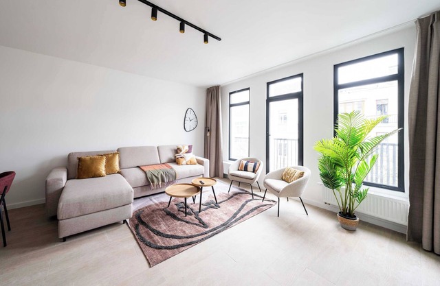 Spacious City Getaway for 8 in Antwerp