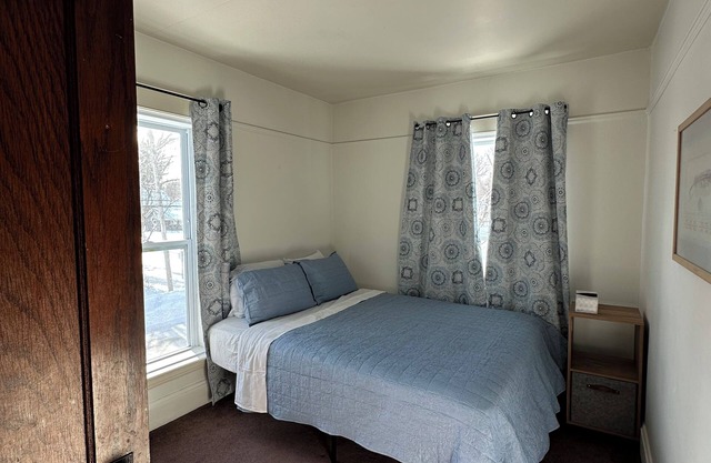 Spacious, Clean, 3-bedroom apartment in downtown Sault Ste. Marie