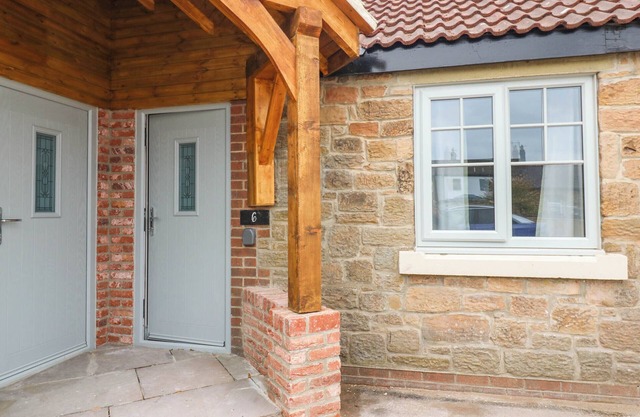 SPACIOUS COTTAGE NUMBER 6, pet friendly in Brandon, County Durham