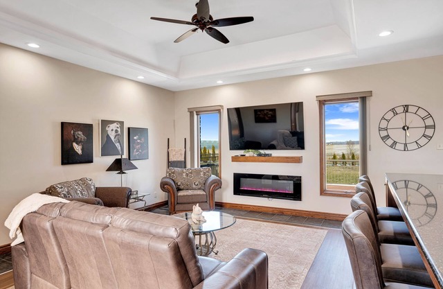Spacious country lot, minutes from downtown Kingsville !