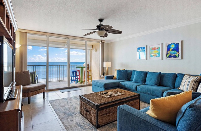 Spacious Direct Gulf Front 3BR/3BA in Desirable La Contessa