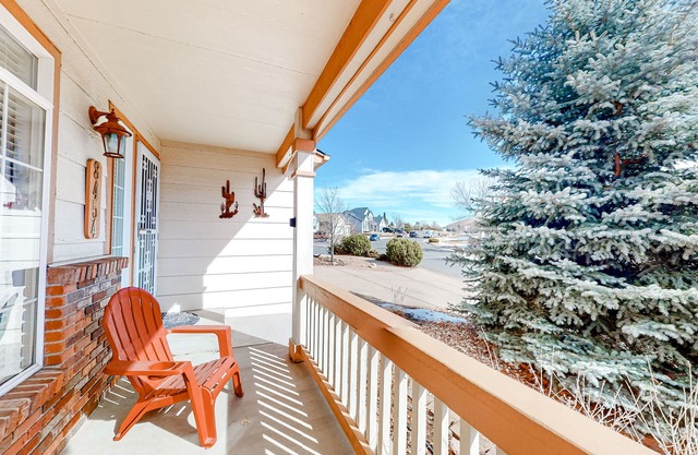 Spacious dog-friendly home with huge fenced yard, grill, & W/D - great location