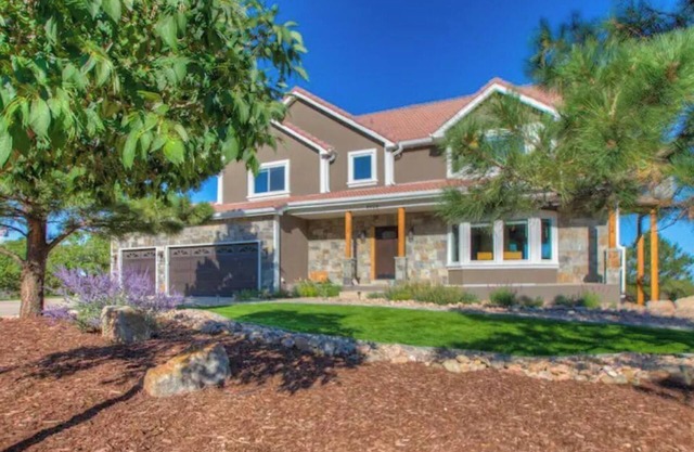 Spacious Family Retreat near USAFA & main attractions*HotTub*Gaming*Slps 14*WiFi