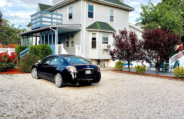 Spacious, Family friendly, outdoor space, Rockaway Beach - 6 month rental