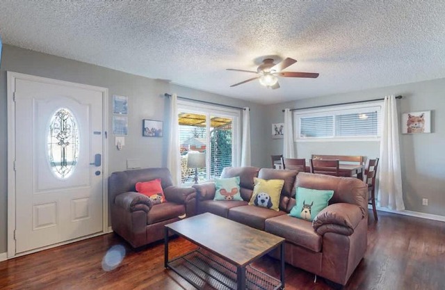 Spacious Family Home with King Beds and Big Yard