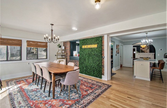 Spacious Family Retreat: King Beds+Arcade+Playground. Minutes from Zoo/Downtown