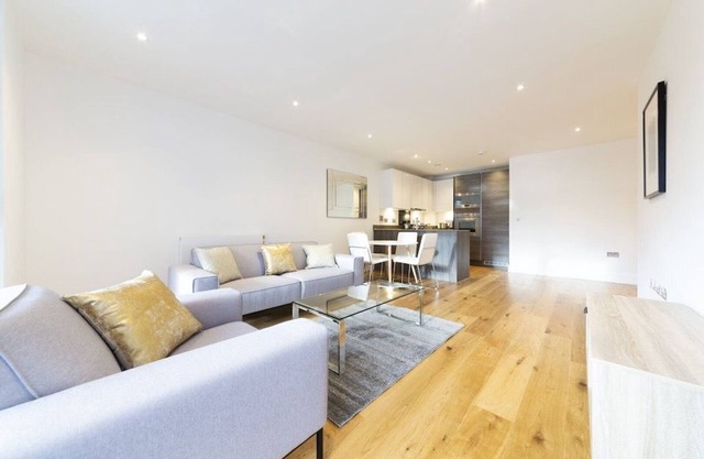 Spacious family sized stylish apartment- with large balcony