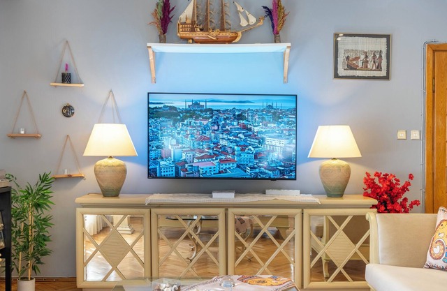 Spacious Flat in a Central, Lively Neighborhood