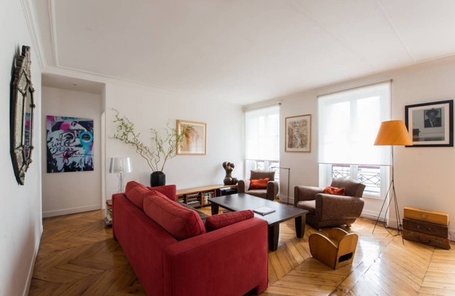 Spacious flat in Batignolles quarter