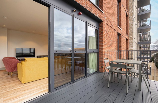 Spacious Flat in North London