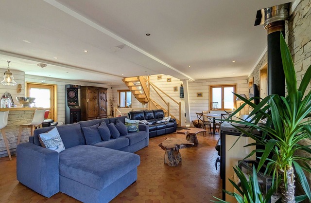 Spacious family chalet with spa, sauna and games room
