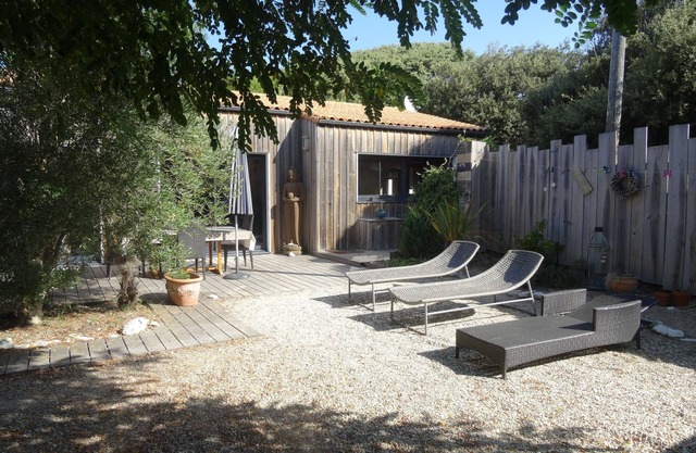 Spacious and bright house 100 meters from the sea