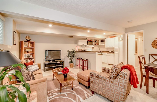 Spacious fully furnished apartment on 4th fairway