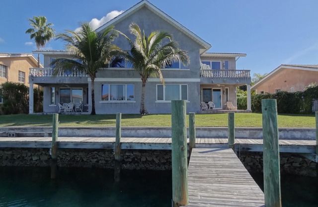 Spacious Gated Waterfront Villa with Private Dock
