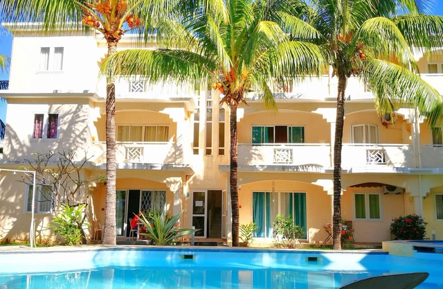 Spacious ground floor villa 5 mins walk to beach, shops and entertainment.