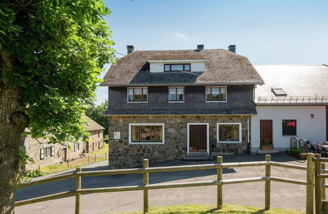 Spacious holiday home with large garden