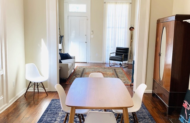 Spacious home - 4 Blocks to Streetcar and St. Charles