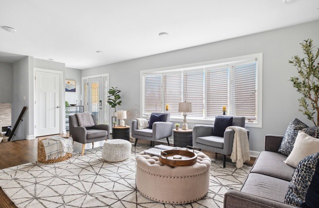 Spacious Home Chicago Suburbs