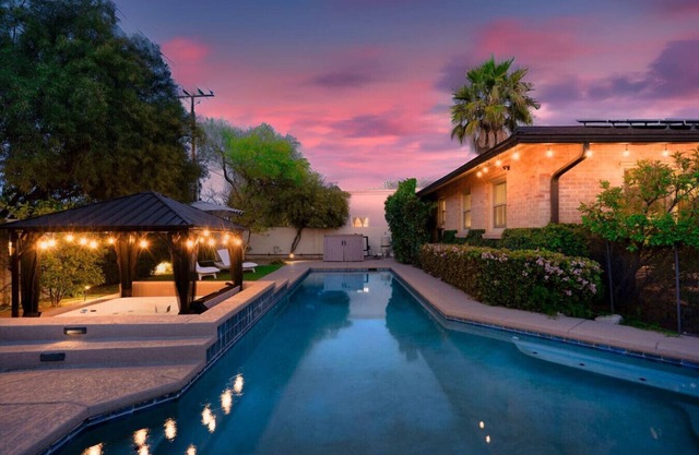 Spacious Home Great Outdoors Midtown Near UofA