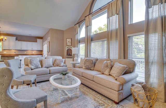 Spacious Home Near Norfork Lake w/Wraparound Deck