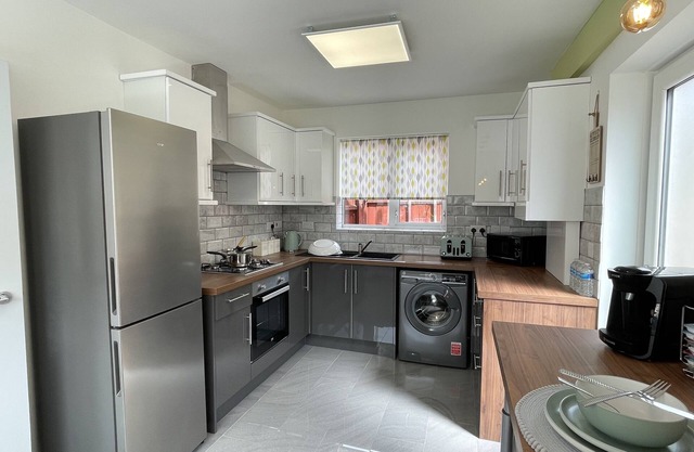 Spacious House For Business and Leisure Travelers