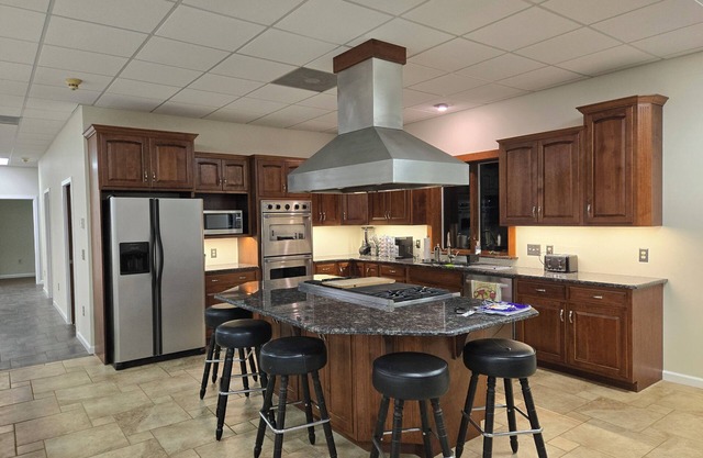 Spacious House Ideal for Sports Teams, Across from Spooky Nook in Manheim, PA