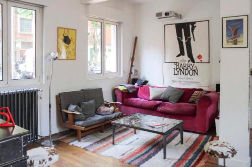 Spacious house with garden just outside Paris