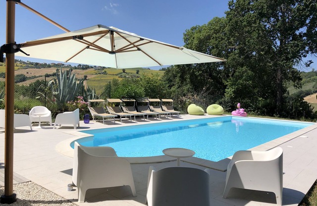 Spacious, rural detached villa with swimming pool