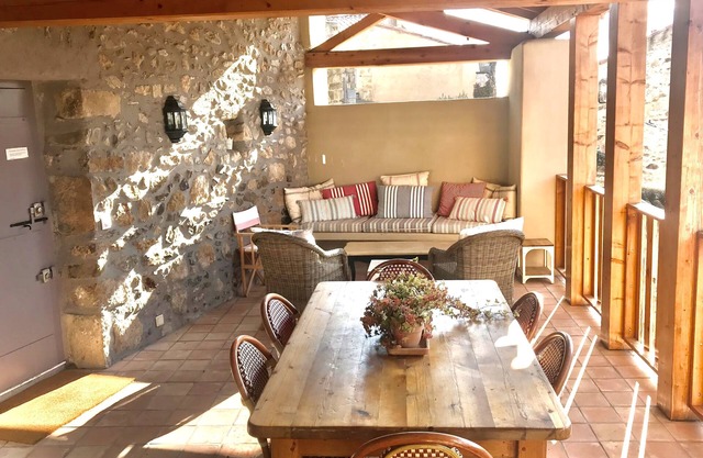 Spacious, light and beautifully renovated. A home from home for the discerning.