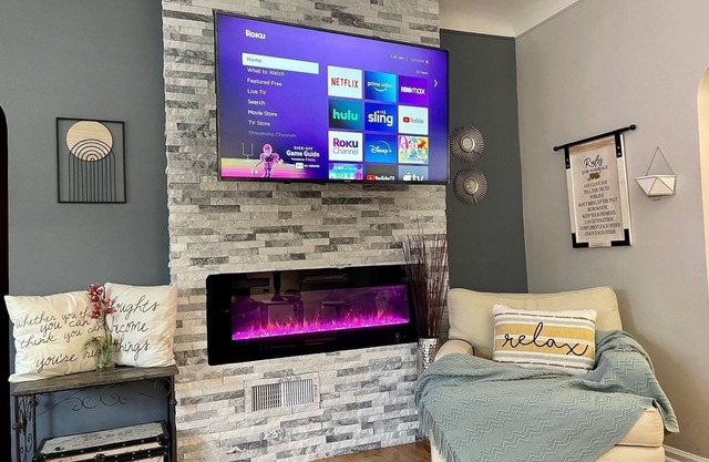 Spacious, lovely 2bed 1bath with free parking