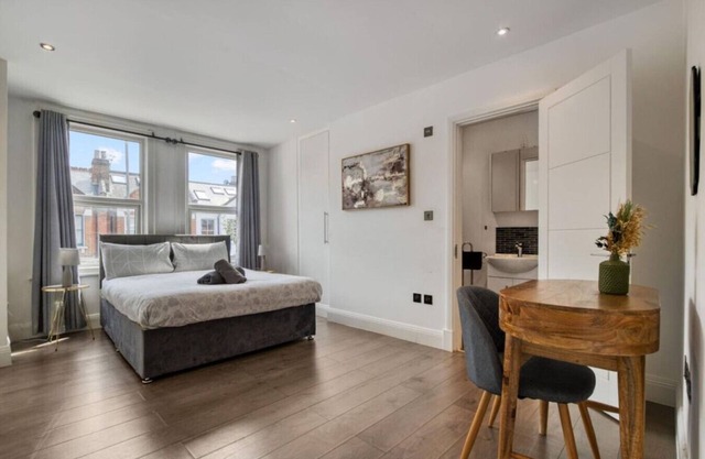 Spacious Luxurious 2BR 2BA