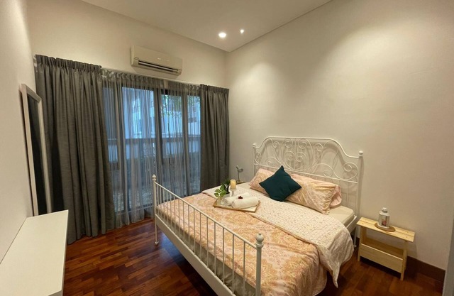 Spacious Luxury and comfortable for Medium to large group