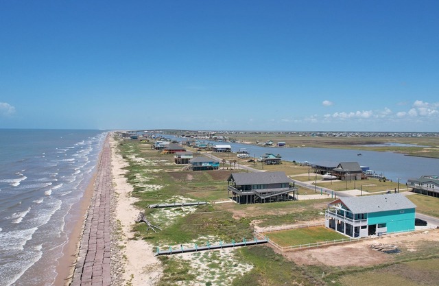 Spacious, Luxury Home on Sargent Beach