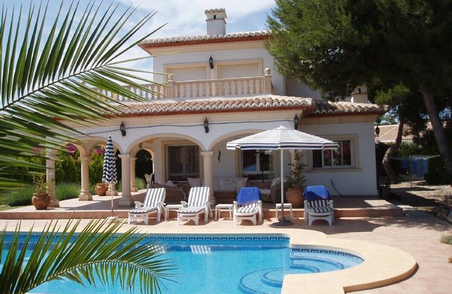 Spacious luxury private villa near sea and beaches with private pool