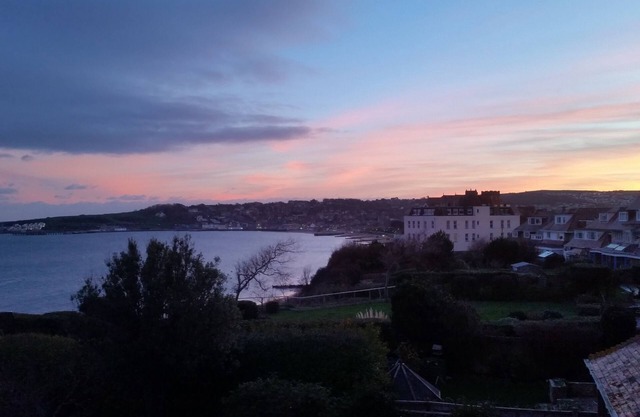 Spacious Maisonette nr Beach with Seaviews only 29th August, Oct HT+ Xmas/NY