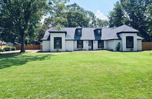 Spacious Memphis Stay w/Foosball Table, Games & Movie Nights