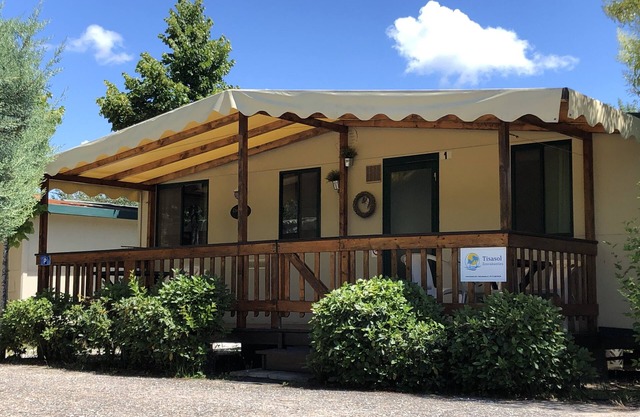 Spacious mobile home, with veranda, on the family camping Paradiso