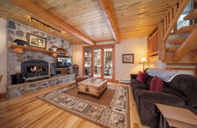 Spacious & modern 3 bedroom, pet friendly in Fraser