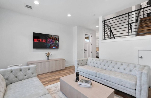 Spacious, Modern Austin Home Mins to Downtown, Franklin BBQ & Live Music!