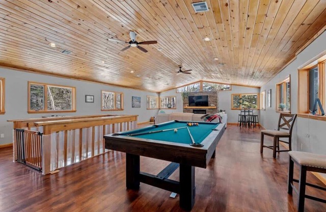 Spacious Mountain Chalet: Game Room & Pet-Friendly
