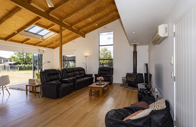 Spacious Mountain View Manor with Sauna