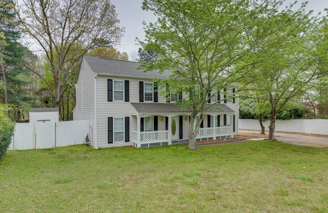 Spacious Norcross Home ~ 21 Mi to Downtown Atlanta