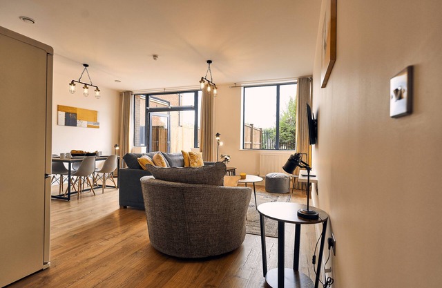 Spacious One Bedroom Apartment with Terraced Patio
