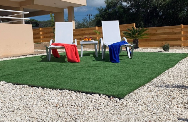 Spacious one bedroom apartment with south facing balcony and garden.