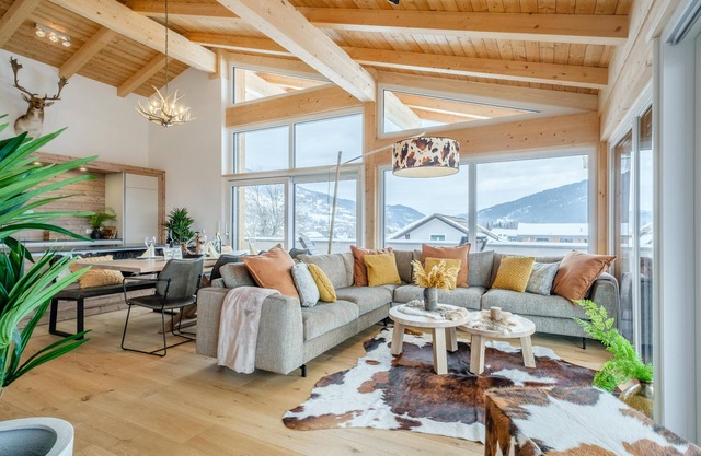 Spacious penthouse near ski lift and piste